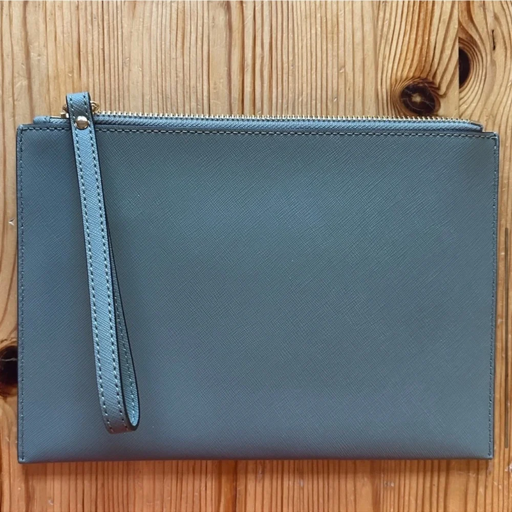 Michael Kors | green XL jet set wristlet clutch